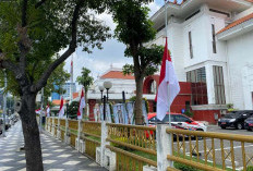 Ketua DPRD Surabaya Adi Sutarwijono Wafat, Bendera Setengah Tiang di Gedung Dewan