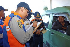 Dishub Surabaya Gembok 11  Angkot di Terminal Joyoboyo Akibat Langgar Aturan Administrasi