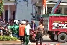 Kurir Paket Tewas Terlindas Truk di Jalur Pantura Pasuruan