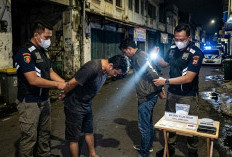 Satresnarkoba Polres Pelabuhan Tanjung Perak Ringkus 2 Pengedar Sabu 