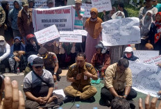 Geruduk Balai Kota Kediri, Pedagang Minta Penghapusan Retribusi Masuk Pasar hingga Pencopotan Dirut