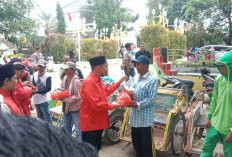 Ribuan Tukang Becak Terima Zakat Mal dari DPC PDI Perjuangan Sumenep