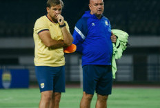 Waspadai Taktik Bernardo Tavares, Bojan Hodak Siapkan Skema Pembongkar Pertahanan Rapat Persebaya