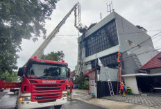 Evakuasi Tower Provider Roboh Di Joyoboyo Surabaya Libatkan Bronto Skylift