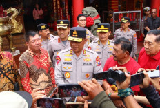 Puluhan Personil Polresta  Malang Kota Siaga di Klenteng Eng An Kiong