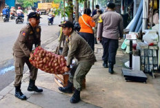 Pemkot Surabaya Tertibkan PKL dan Parkir Liar di Pedestrian Tanjungsari-Margomulyo