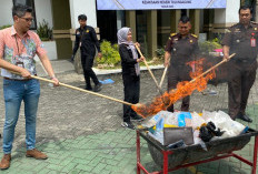 Kejari Tulungagung Musnahkan Ribuan Pil Dobel L dari Sejumlah Perkara Inkrah