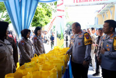 Kapolda Jatim Terjunkan Bhabinkamtibmas, Distribusikan Sembako Murah Serentak di Stadion Gelora Delta