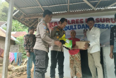 Kapolres Pasuruan Blusukan ke Rumah Penduduk, Salurkan Bantuan Sosial kepada Warga Kurang Mampu di Pasrepan