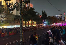 Gemerlap Surabaya Vaganza 2026 Hipnotis Penonton, Jalan Tunjungan Sengaja Digelapkan