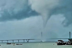 Pusaran Angin di Selat Madura, BMKG Sebut Waterspout Suramadu Dipicu Awan Kumulonimbus Intens