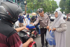Polsek Krian Amankan Kegiatan Berbagi Takjil SDN 4 Krian