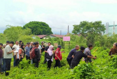 Hakim Tipikor Sidang PS di Lokasi Obyek Pengadaan Lahan Polinema Kota Malang