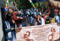 Lestarikan Budaya Leluhur, Ratusan Warga Desa Rekesan Prigen Pasuruan Gelar Prosesi Sedekah Bumi