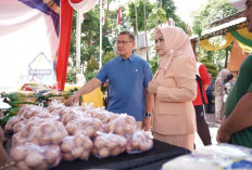Wujudkan Ramadan Berdampak, DWP Dindik Jatim Gelar Pasar Murah dan Bazar UMKM