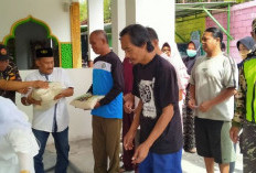 Dermawan Arjosari Malang Bagikan 8 Ton Beras kepada Warga Jelang Idulfitri