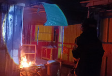 Kebakaran Hanguskan Kios Kontainer di Cerme Gresik, Diwarnai Ledakan Elpiji