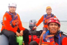 Nelayan Asal Semare Hilang Tergulung Ombak di Perairan Kalirejo Pasuruan