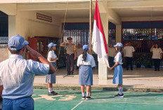 Bhabinkamtibmas Tembok Dukuh Jadi Pembina Upacara di SMAK Pirngadi, Tanamkan Semangat Kartini Sejak Dini