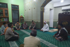 Polsek Rungkut Gelar Safari Tarawih dan Sosialisasi Parkir Lebaran Gratis
