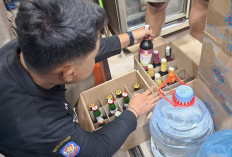 Satpol PP Surabaya Gerebek Toko Bintang Laundry di Jalan Jarak, Sita 20 Botol Miras