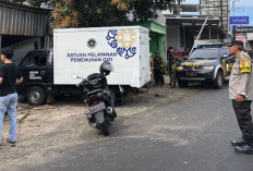 Mobil MBG Donomulyo Malang Tak Terkendali Tabrak Tiga Rumah Warga