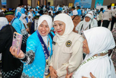 Lantunan Talbiyah Menggema di Asrama Haji, Khofifah Lepas 380 Jemaah Kloter Pertama Embarkasi Surabaya