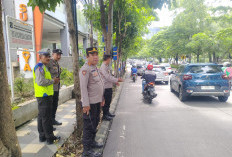 Komunitas Falun Gong Gelar Meditasi Damai di Mayjend Sungkono, Polsek Sawahan Pastikan Keamanan Lokasi