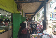 Pedagang Keluhkan PKL di Depan Pasar Kapasan Surabaya, Retribusi Dinilai Tidak Jelas