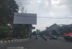 Videotron Misterius Berdiri di Depan Undar, Pemkab Jombang Kecolongan Soal Izin