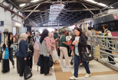 Libur Panjang Kenaikan Yesus Kristus, Puluhan Ribu Penumpang Padati Stasiun Daop 8 Surabaya