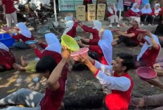 Rayakan HUT Ke-81 RI, SPPG Pokaan Situbondo Gelar Lomba Unik Bersama Warga
