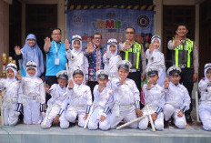 Satlantas Polres Gresik Kenalkan Tertib Lalu Lintas Sejak Dini, Kenalkan Rambu Sambil Bersepeda