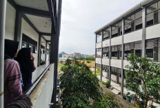 Plafon SMPN 60 Surabaya Ambrol ketika Literasi, Siswa Panik Berhamburan
