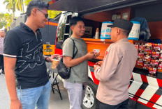Pojok Kamtibmas Polres Ngawi Hadir di Pasar Krompol, Ajak Warga Tetap Jaga Keamanan 