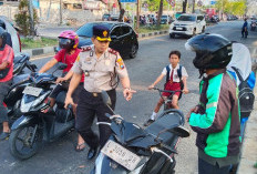 Kapolsek Sukomanunggal Pimpin Penertiban Pelanggar Lalu Lintas di TL Simo Pomahan