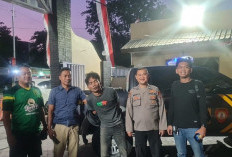 Pelaku Penggelapan Motor Dihajar Massa di Depan Pasar Petiken Gresik