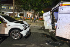 Serempet Kendaraan, Panik Dikejar Pengendara, Outlander Tabrak Pekerja Bongkar Muat di Alun-Alun Surabaya
