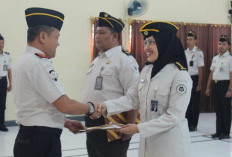 Lapas Jember Sematkan Kenaikan Pangkat kepada Dua Pegawai, Golongan III/b dan IV/b