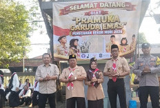 Sinergi Tiga Pilar, Bhabinkamtibmas Lakarsantri Amankan Pengukuhan Pramuka Garuda Muri 2026