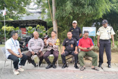 Bhabinkamtibmas Medokan Ayu Sambangi Perum Eco Medayu, Sosialisasikan Layanan 110 dan Cegah Curanmor