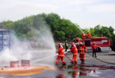 TPS Surabaya Gelar Simulasi Kebakaran Barang Berbahaya di Container Yard