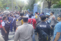 Polsek Gayungan Siagakan Personel Amankan Aksi Unjuk Rasa Paguyuban Juru Parkir di Dishub Surabaya