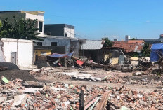 Proyek Jalan Lidah Wetan Terus Dikebut, Warga Terdampak Mulai Bongkar Bangunan Usai Terima Ganti Rugi
