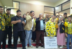 Kader Golkar Kota Malang Sampaikan Duka Kaderisasi lewat Karangan Bunga