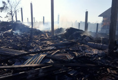 Gegara Bara Bambu Terbakar Terbang, Gudang di Situbondo Rata dengan Tanah