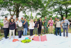 Sinergi Tiga Pilar, Bhabinkamtibmas Bangkingan Kawal Peninjauan Lahan Koperasi Merah Putih