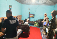 Petugas Gabungan Razia Kafe Remang-remang di Gresik, Pemilik dan Pramusaji Dites HIV