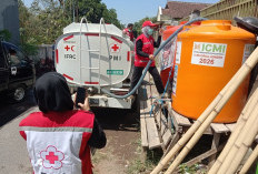 PMI Jember Salurkan 15 Ribu Liter Air Bersih per Hari untuk Warga Terdampak Kekeringan