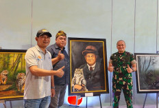 Danrem 082/CPYJ Beli Lukisan Presiden Prabowo di Pameran Karya Jurnalistik Mojokerto